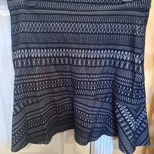 Banana Republic flirty skirt- blue pattern size 4